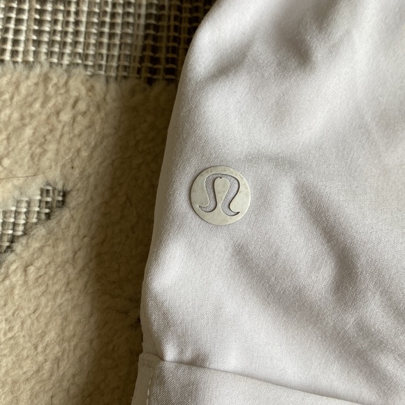 LULULEMON | SHORTS - Picture 4 of 4